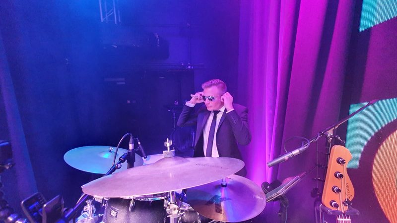 Thomas Gindl – Schlagzeuger bei einer Show