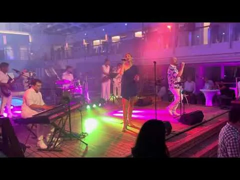 Video-Vorschau: The Jetset Society live bei einem Firmenevent – 8 Musiker:innen